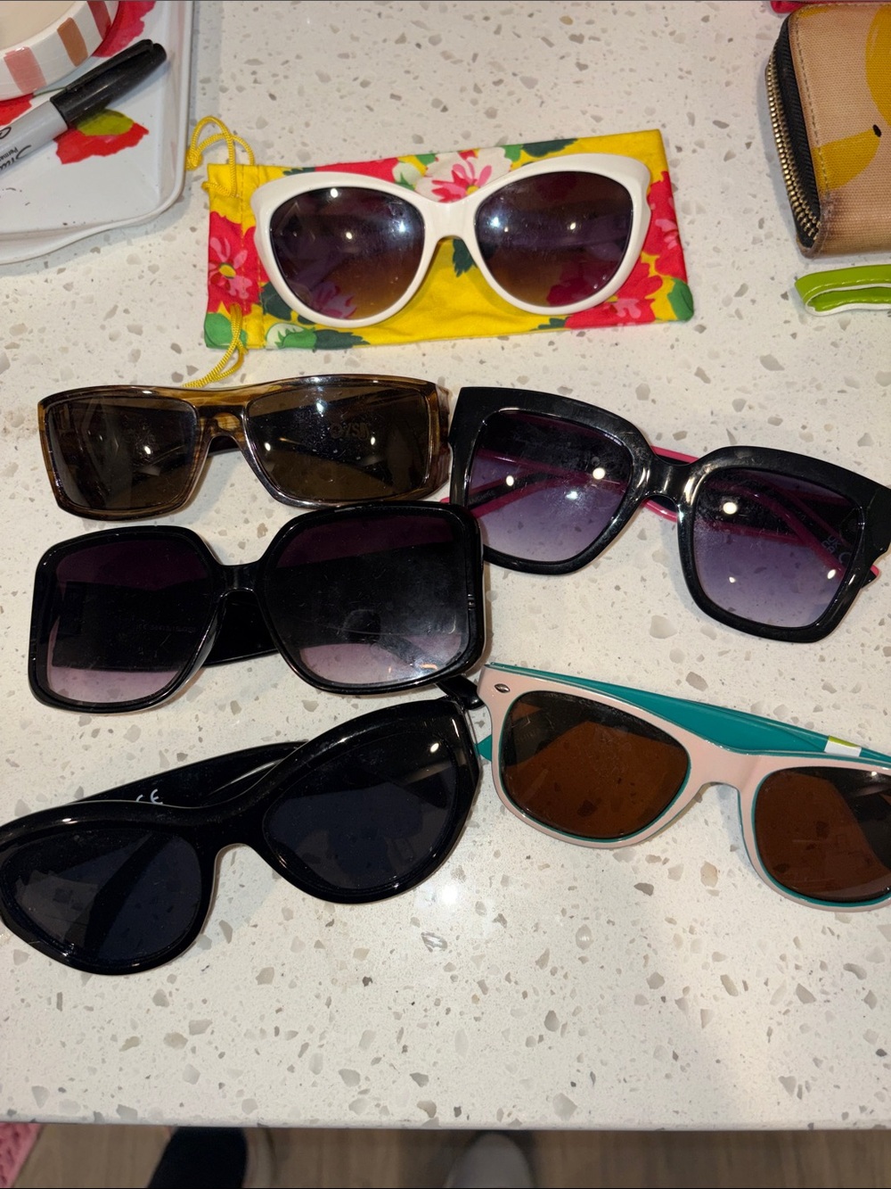 Stylish Women's Sunglasses big bundle - great deal!